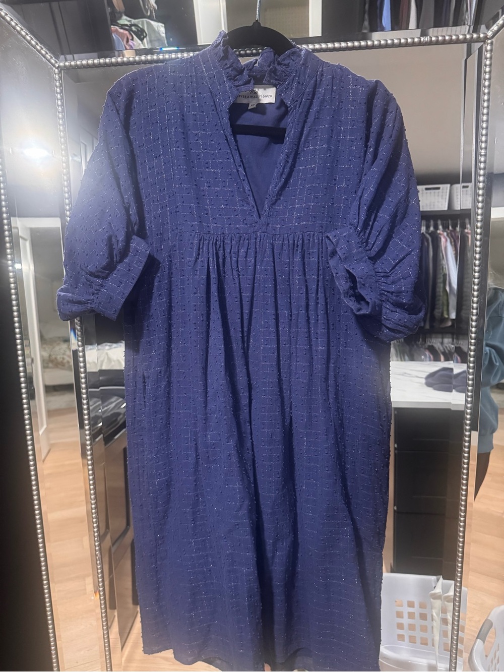 Textured V-Neck Navy Midi Dress - Relaxed mid sleeve